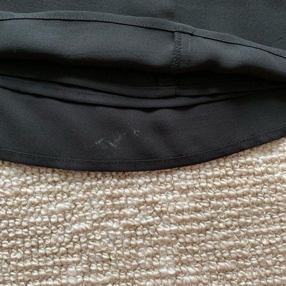 Flouncy black mini skirt - Picture 5 of 8